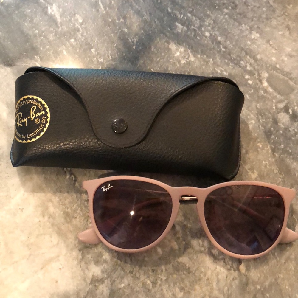 PERFECT CONDITION Taupe RayBan Erikas